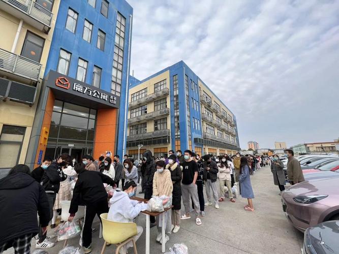 严格防疫关爱租客保障供应上海住房租赁企业助力战疫