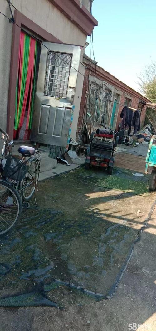 有水电,简易厂房可以住房可以办公可以当仓库
